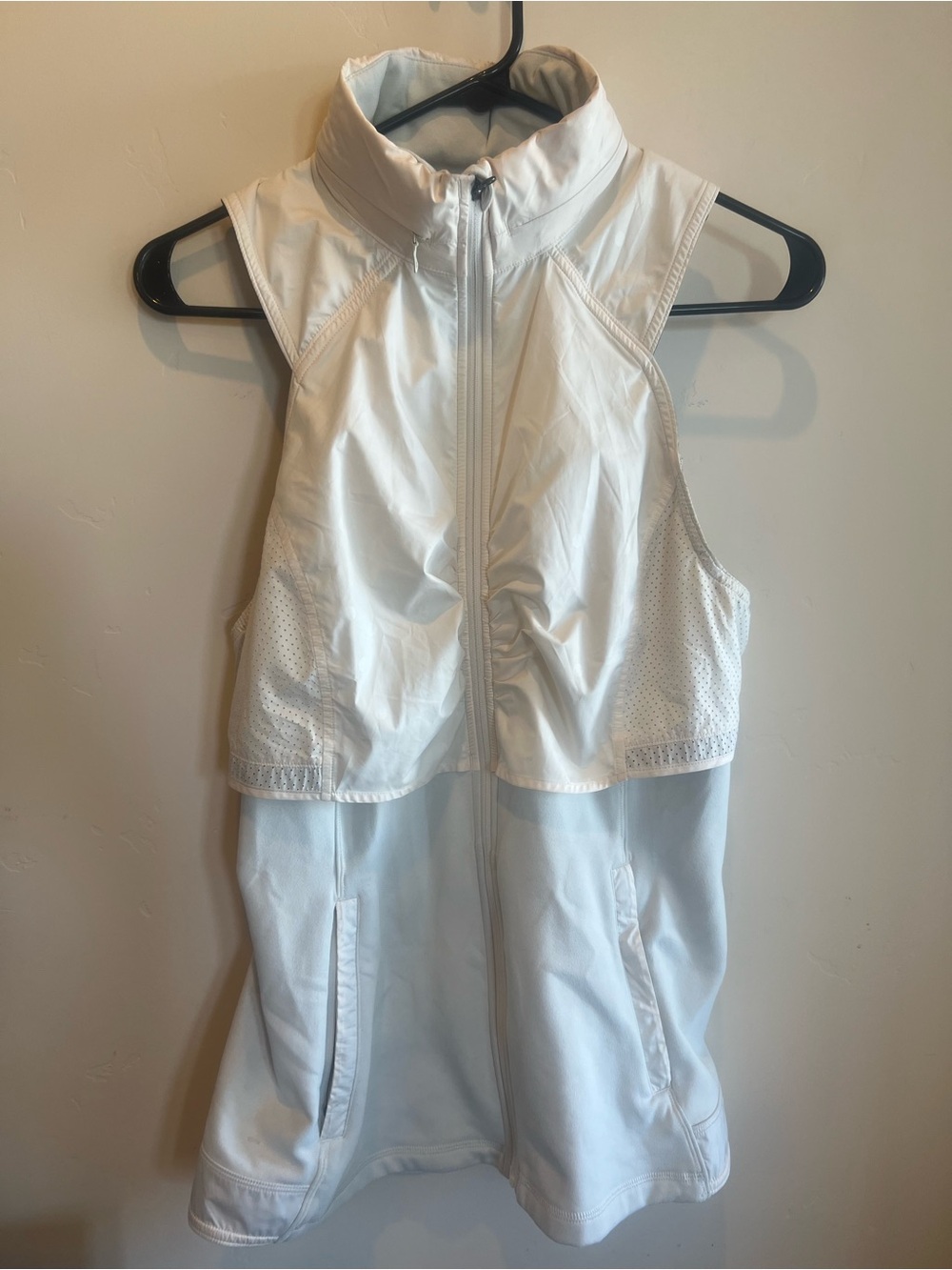 Lululemon White Sleeveless Zip-Front Vest